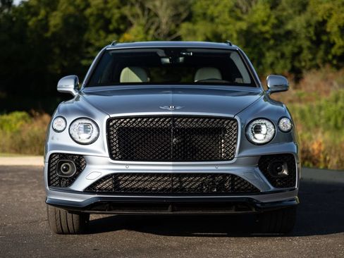 Used 2023 Bentley Bentayga AWD/4WD image 15