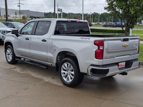 Used 2022 Chevrolet Silverado 1500 Custom w/ Safety Confidence Package AWD/4WD image 4