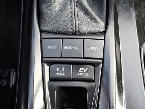 Certified 2025 Toyota Camry SE image 24