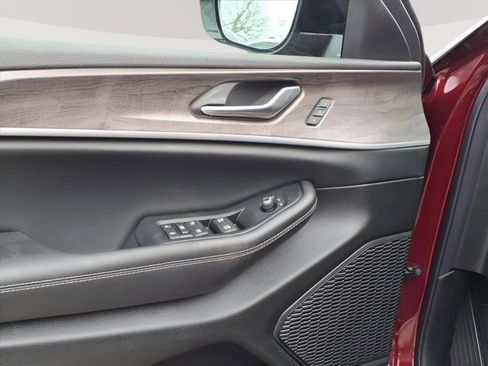 New 2025 Jeep Grand Cherokee Limited image 7