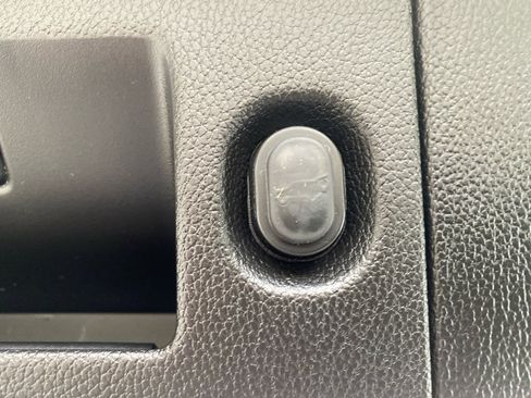 Used 2020 GMC Yukon Denali w/ Denali Premium Package image 34