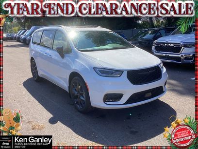 New 2026 Chrysler Pacifica Limited