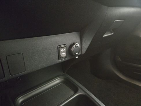 Used 2018 Toyota RAV4 LE w/ All Weather Liner Package image 26