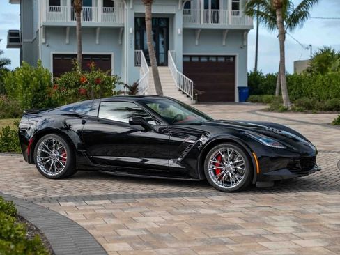 Used 2017 Chevrolet Corvette Z06 image 1
