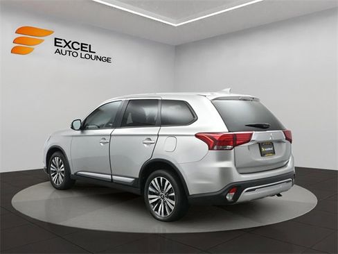 Used 2020 Mitsubishi Outlander SEL image 3
