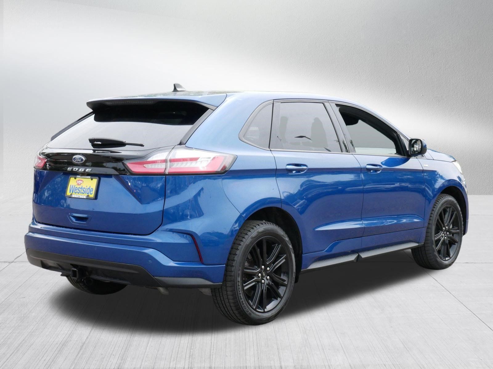 Used 2024 Ford Edge ST-Line w/ Class II Trailer Tow Package AWD/4WD image 7