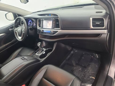 Used 2015 Toyota Highlander XLE image 14