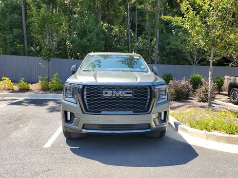 Used 2023 GMC Yukon XL Denali Ultimate AWD/4WD image 2