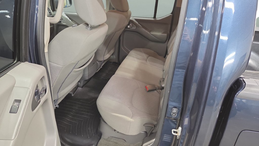 Used 2018 Nissan Frontier SV AWD/4WD image 19