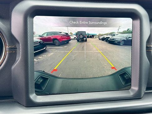 Used 2021 Jeep Gladiator Overland image 15