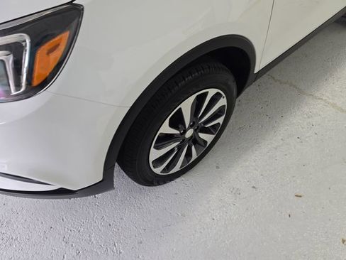 Certified 2022 Buick Encore Preferred w/ Safety Package image 9