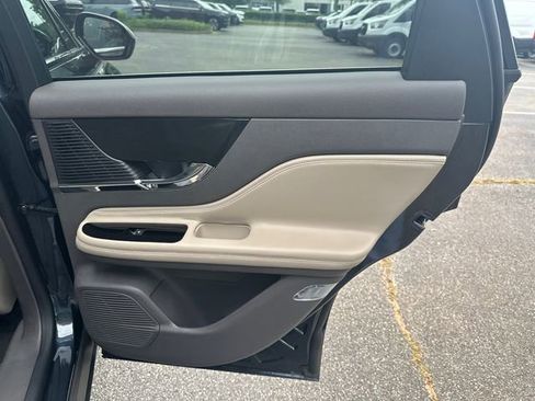 Certified 2022 Lincoln Corsair Reserve w/ Elements Package FWD image 18