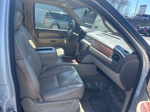 Used 2009 Chevrolet Tahoe LTZ image 14