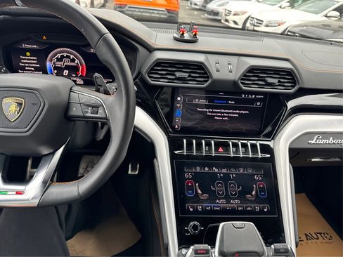 Used 2021 Lamborghini Urus image 14