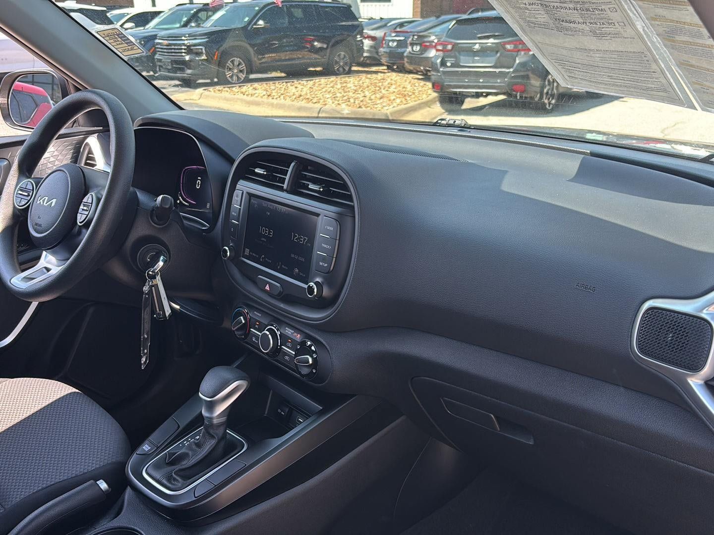Used 2025 Kia Soul LX w/ LX Technology Package FWD image 24