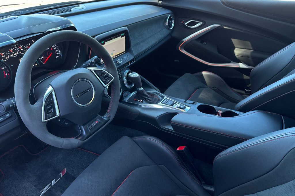 Used 2018 Chevrolet Camaro ZL1 RWD image 10