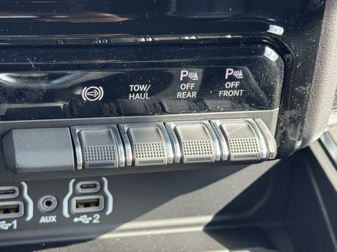 New 2026 RAM 2500 Laramie w/ Night Edition image 24