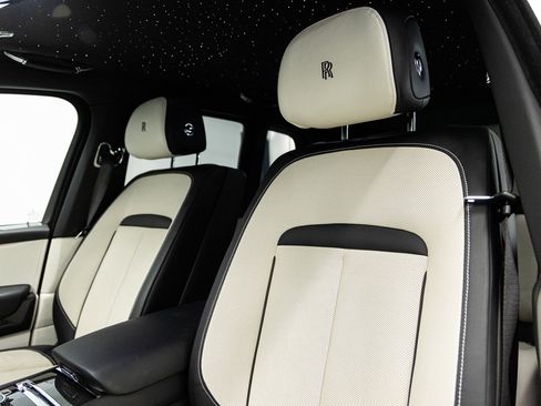 Certified 2023 Rolls-Royce Cullinan Black Badge w/ Driver's Package AWD/4WD image 36