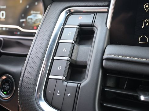 Used 2024 GMC Yukon XL SLT w/ SLT Luxury Package AWD/4WD image 14