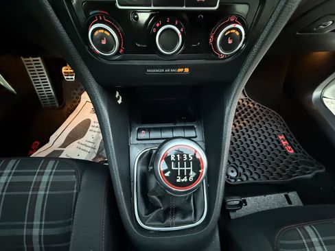 Used 2011 Volkswagen GTI 4-Door image 23
