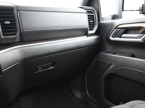 Used 2025 Chevrolet Silverado 2500 LT w/ Safety Package AWD/4WD image 16