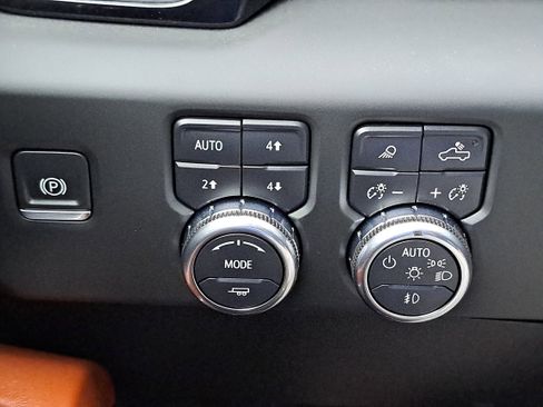 Certified 2024 GMC Sierra 2500 Denali Ultimate w/ Max Trailering Package image 22