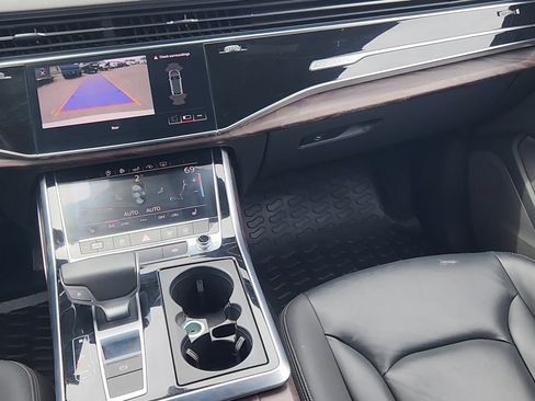 Used 2019 Audi Q8 Premium w/ Convenience Package AWD/4WD image 9