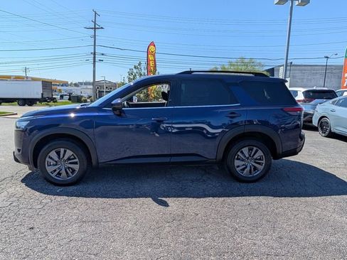 Certified 2024 Nissan Pathfinder SV AWD/4WD image 6