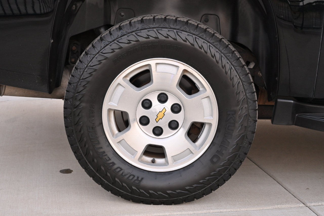Used 2011 Chevrolet Avalanche LS RWD image 24
