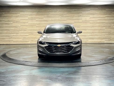 Used 2025 Chevrolet Malibu LT FWD image 3