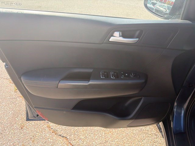 Used 2020 Kia Sportage LX AWD/4WD image 11