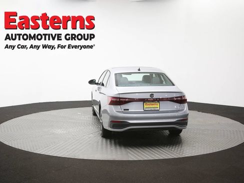 Used 2025 Volkswagen Jetta SE FWD image 65