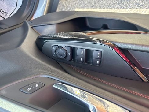 Used 2025 Chevrolet Trax RS w/ Sunroof Package image 15