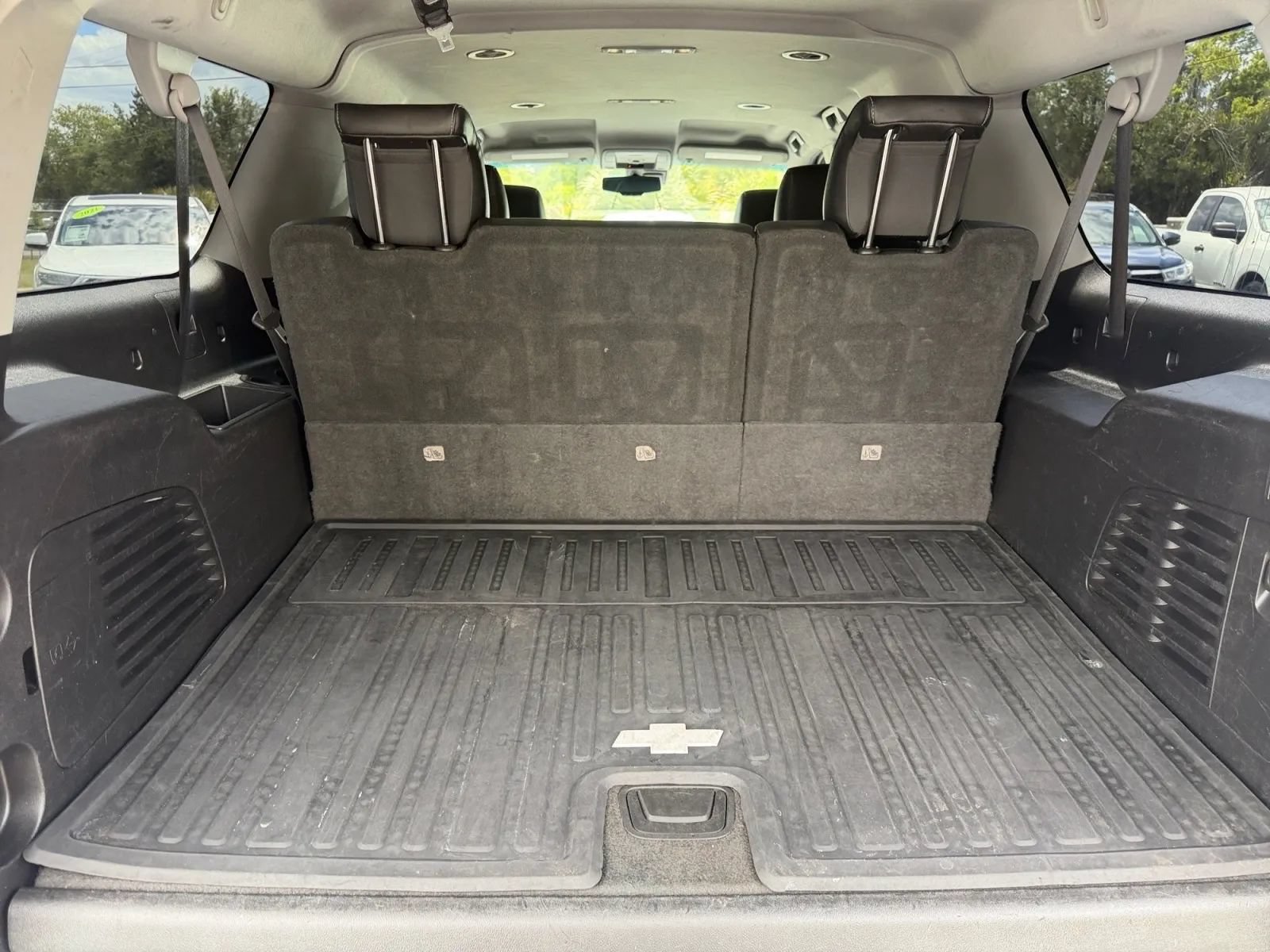 Used 2018 Chevrolet Suburban Premier RWD image 21