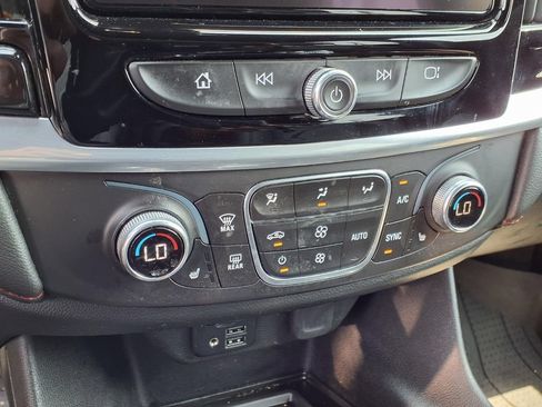 Used 2022 Chevrolet Traverse RS w/ LPO, Floor Liner Package AWD/4WD image 10