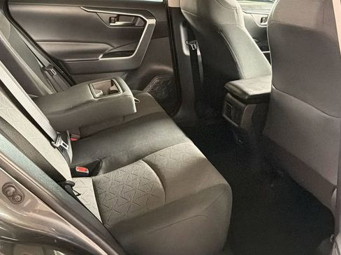 Used 2021 Toyota RAV4 XLE w/ Convenience Package image 13