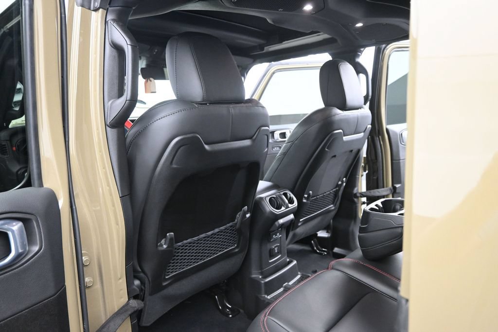Used 2025 Jeep Wrangler Unlimited Rubicon AWD/4WD image 26