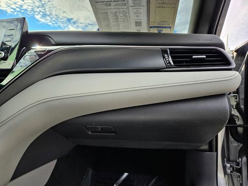 Used 2021 Toyota Camry SE image 45