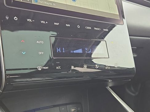 Used 2024 Hyundai Tucson Limited image 14