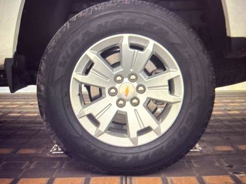 Used 2022 Chevrolet Colorado LT w/ Fleet Safety Package image 11