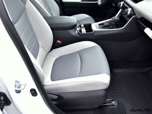 New 2025 Toyota RAV4 XLE Premium image 9