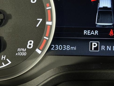 Used 2024 Nissan Titan SV w/ SV Convenience Package AWD/4WD image 18
