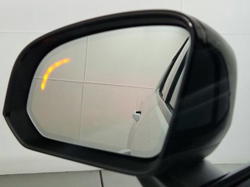 Certified 2026 Volvo XC40 B5 Plus w/ Protection Package Premier AWD/4WD image 15