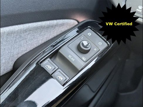 Certified 2024 Volkswagen ID.4 Pro image 11