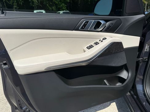 Used 2022 BMW X5 sDrive40i w/ M Sport Package RWD image 13