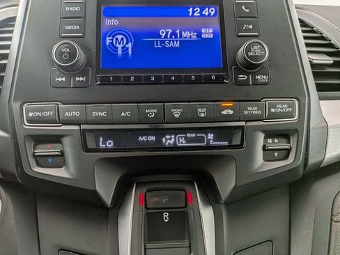 Used 2018 Honda Odyssey LX image 17