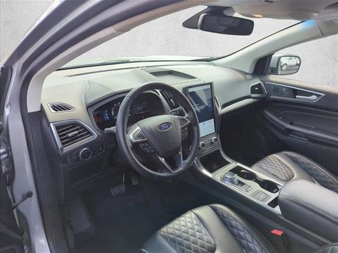 Used 2024 Ford Edge Titanium image 11