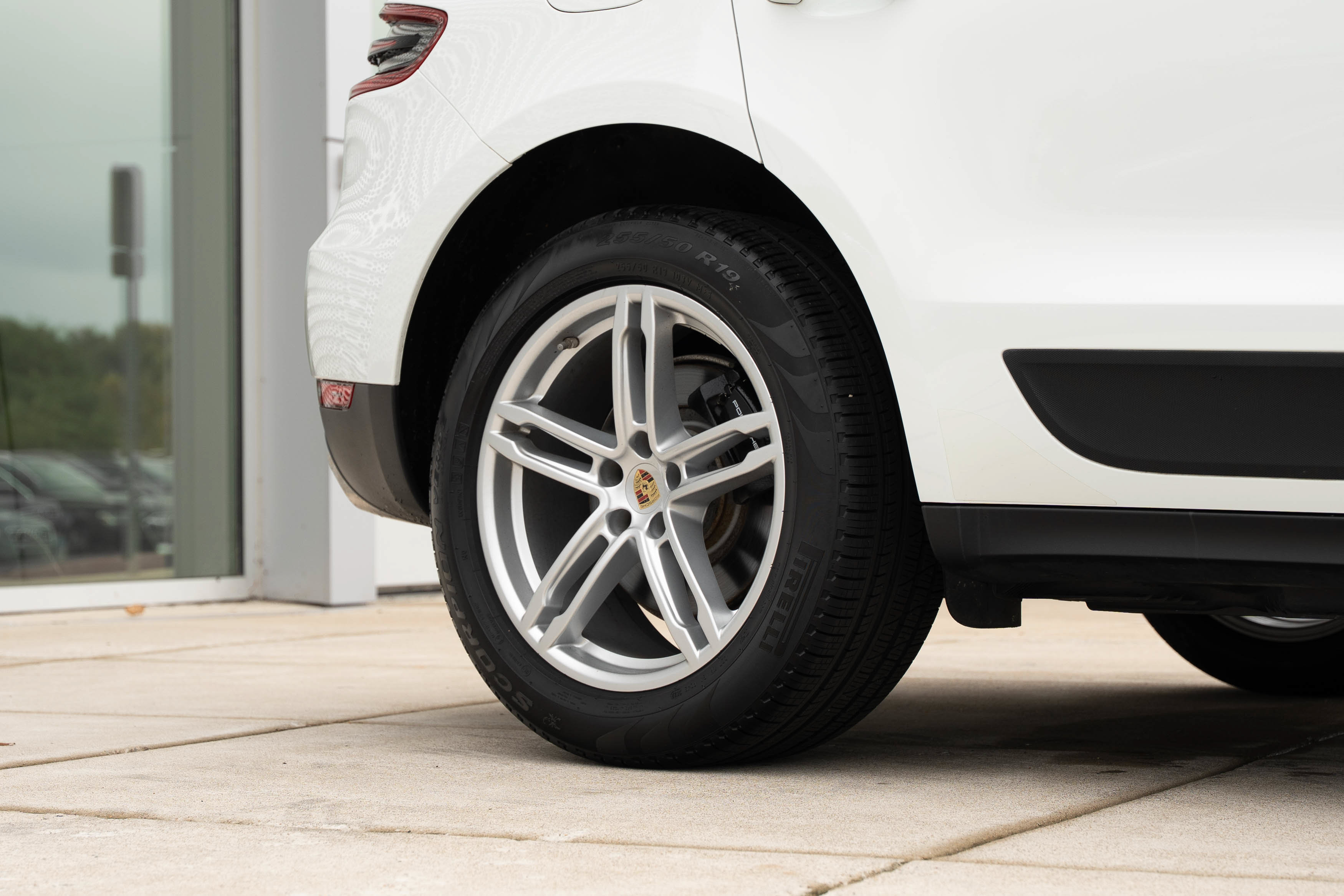Used 2017 Porsche Macan AWD/4WD image 30