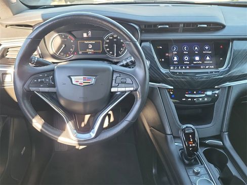 Certified 2023 Cadillac XT6 Premium Luxury image 11