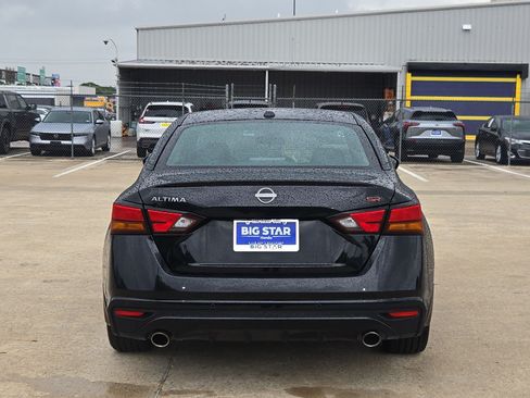 Used 2024 Nissan Altima 2.5 SR FWD image 5
